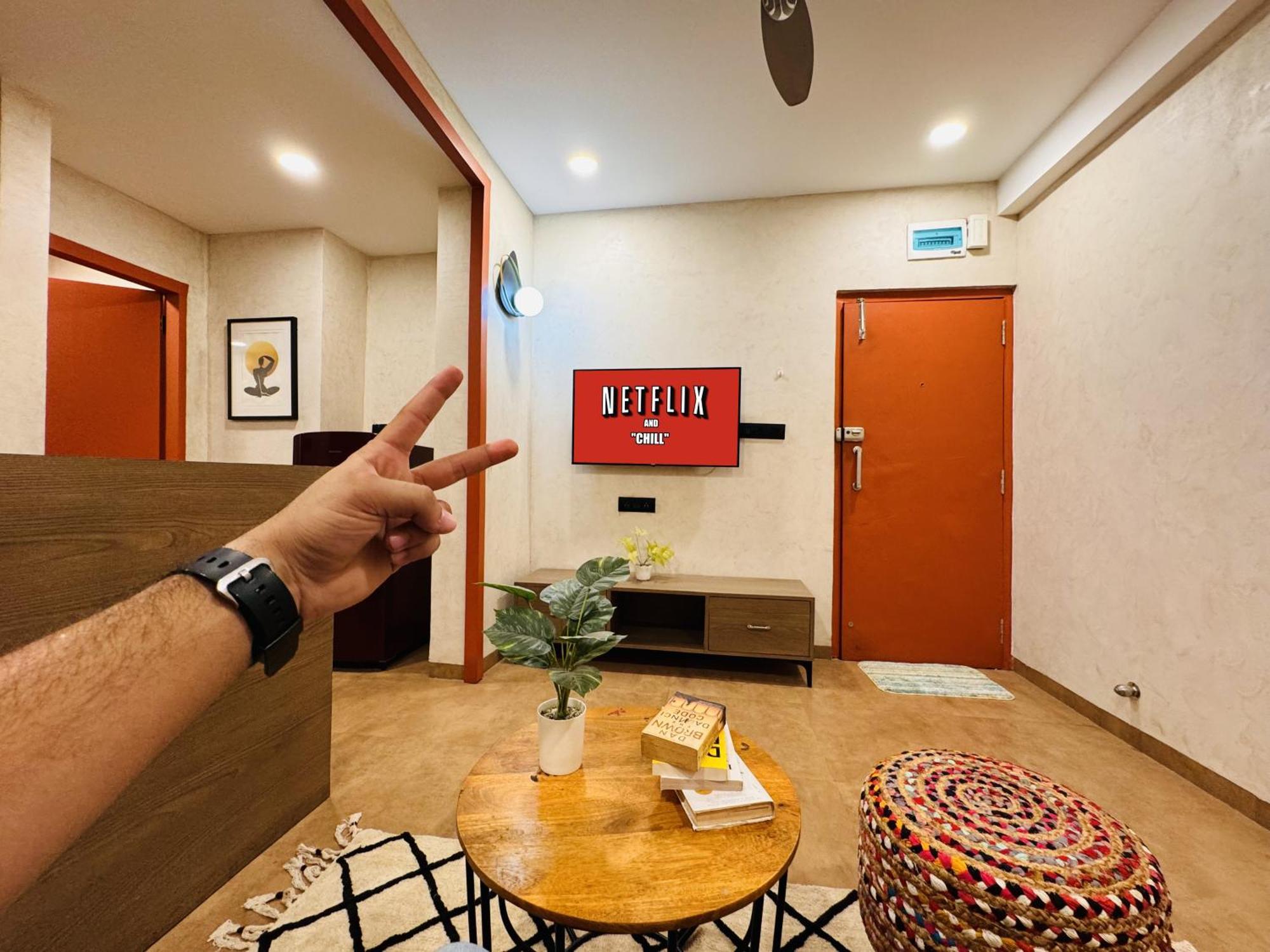 Homeescape 1bhk Retreat Near Saket Square