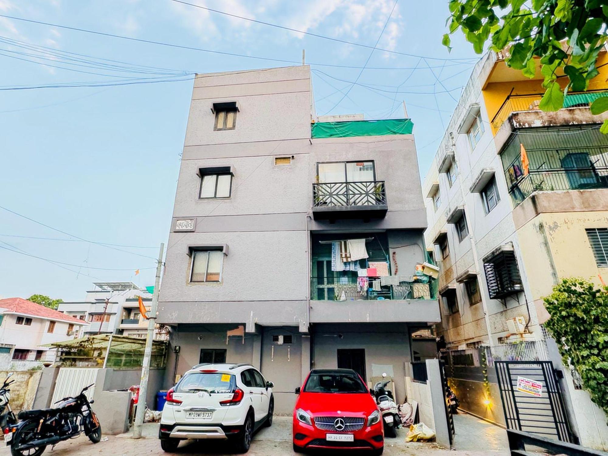 Apartment Homeescape 1bhk Retreat Near Saket Square Indore