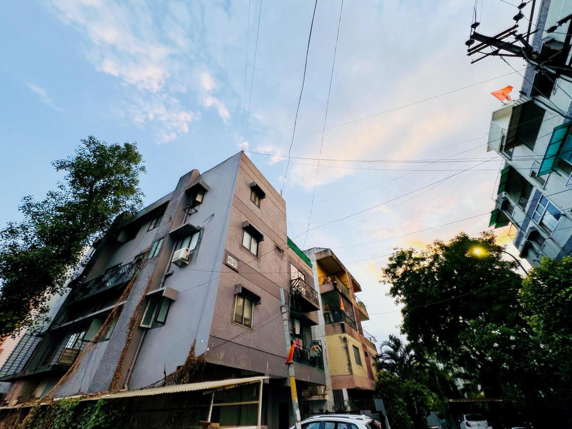 Homeescape 1bhk Retreat Near Saket Square Apartment Indore